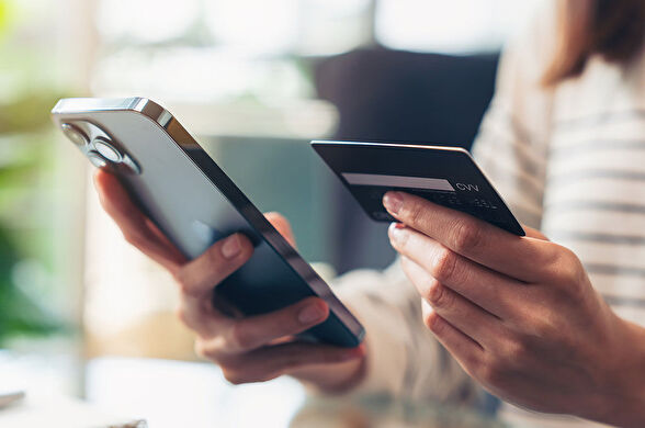 Ticari Kredi Kartıyla Taksitli Telefon Alınır mı?